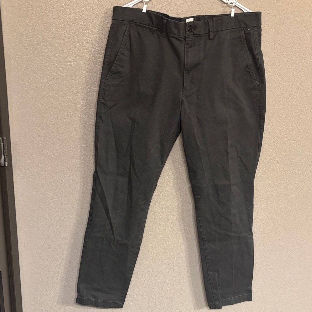 GAP Essential Khaki Slim Gray